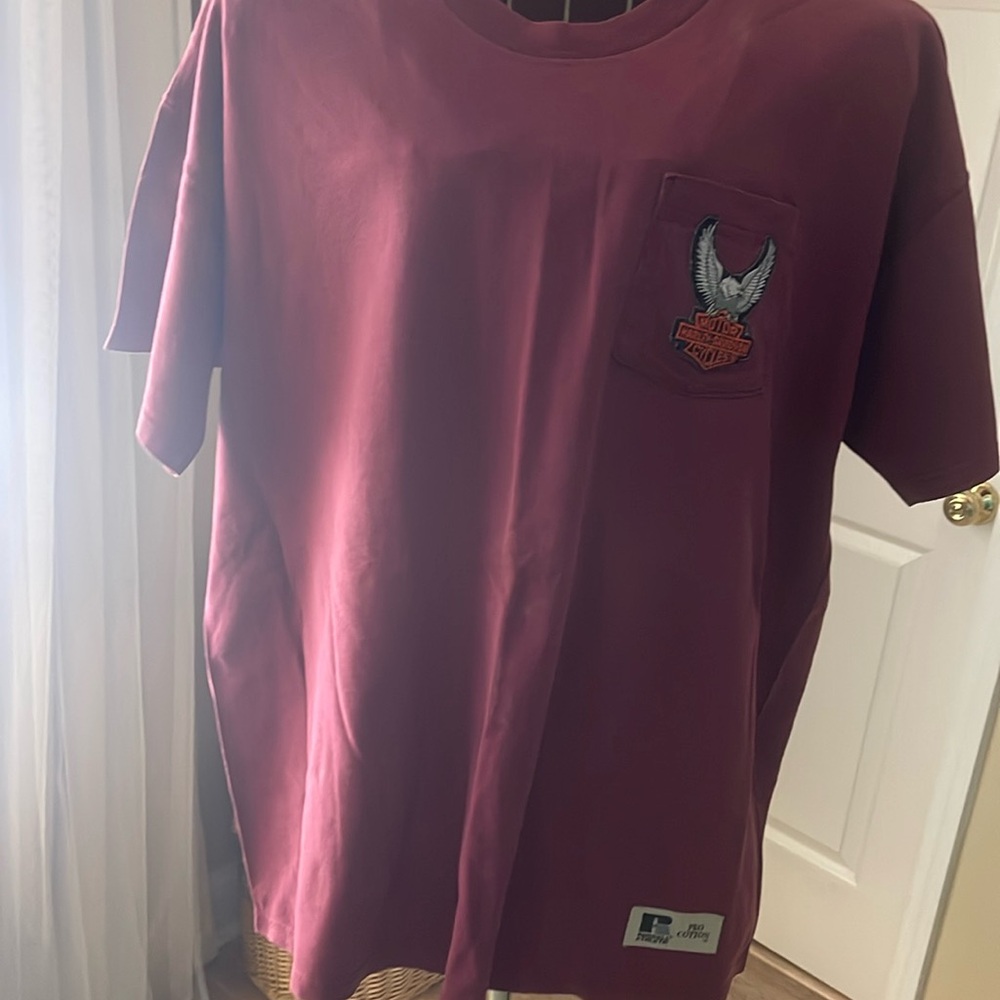 Men’s tshirt xl with Harley Davidson insignia on pocket